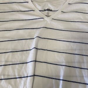 Goodfellow & Co whit w stripes v neck mens xl